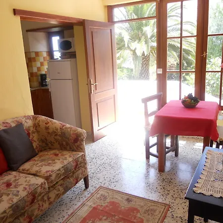 Anton Piche With Pool-adults Only Landhuis *